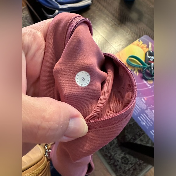 Lululemon Speed Up Crop *21" - Picture 4 of 7